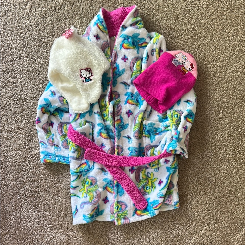 My Little Pony Bathrobe with Hello Kitty Winter Hats (51)
